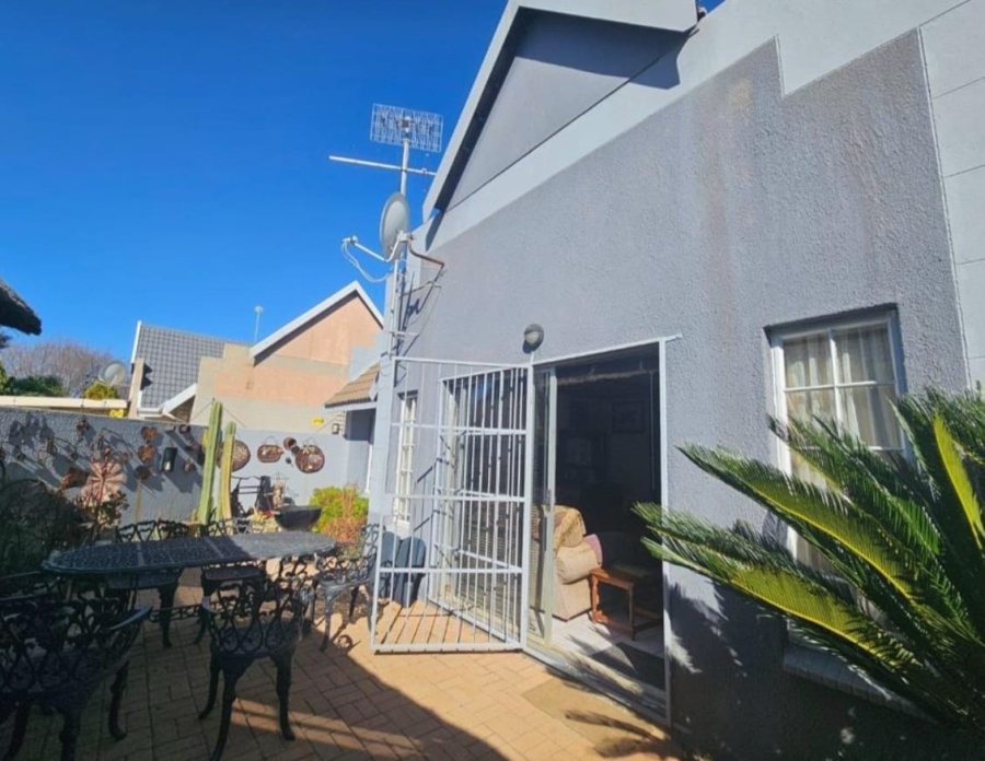 3 Bedroom Property for Sale in Grimbeeck Park North West